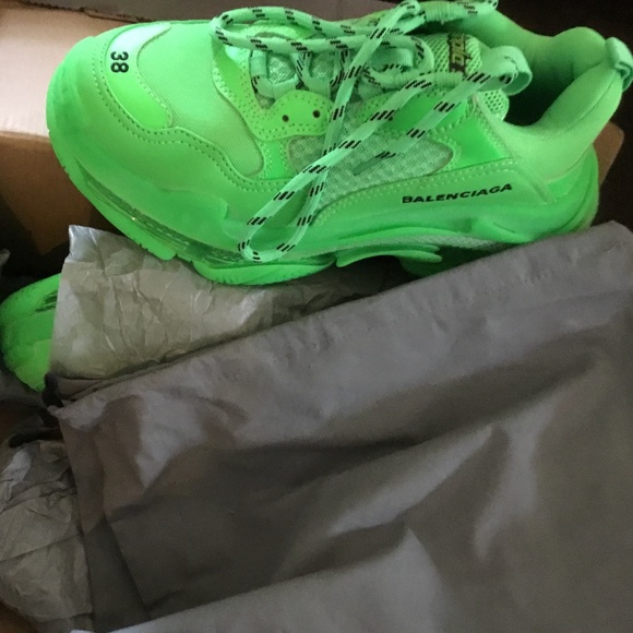Designer Sneaker - Picture 1 of 9
